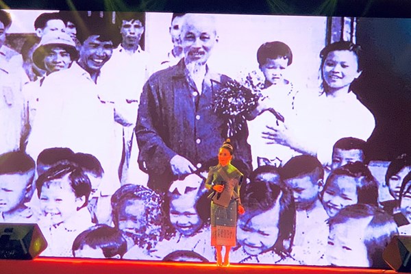 Hội An: Đêm nghệ thuật sắc màu của sự kiện “Tuần văn hóa Lào tại Việt Nam” - Anh 2