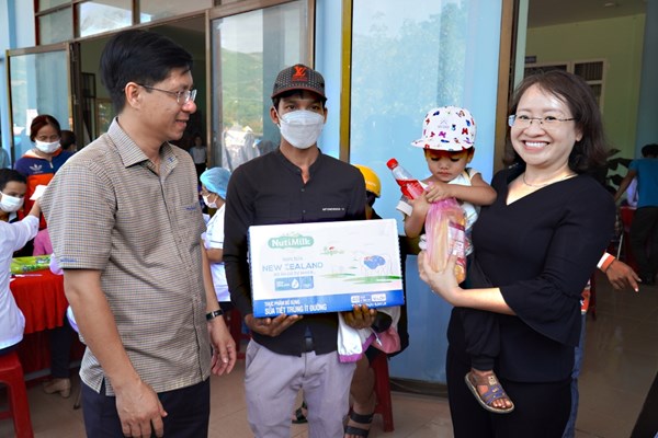 Mang “nhịp đập yêu thương” đến cho trẻ thơ - Anh 3