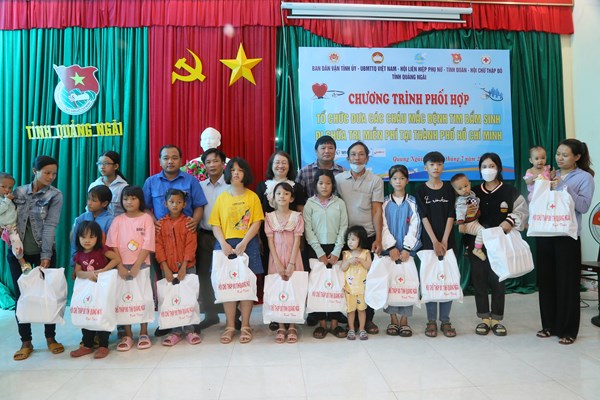 Mang “nhịp đập yêu thương” đến cho trẻ thơ - Anh 4