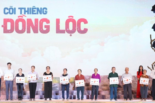 Xúc động chương trình nghệ thuật “Cõi thiêng Đồng Lộc” - Anh 2