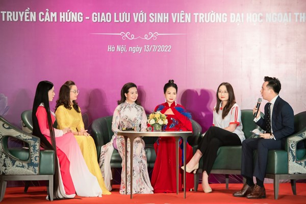 Hành trình ý nghĩa quảng bá hình ảnh áo dài Việt Nam của Đại sứ áo dài Phạm Thu Thuỷ - Anh 3