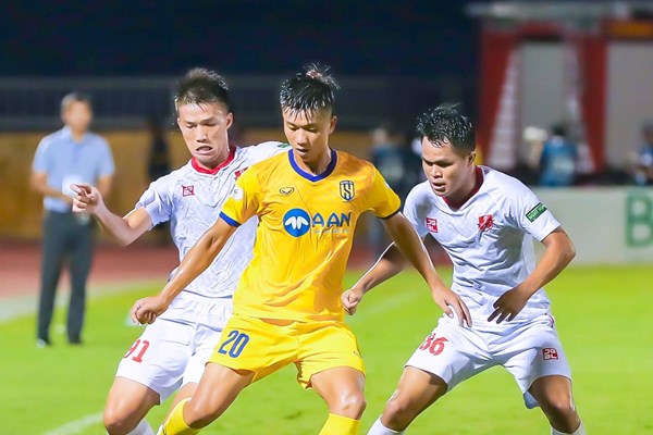 Thắng Hải Phòng, SLNA đòi lại ngôi đầu V.League - Anh 1