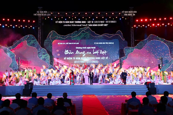 Bộ trưởng Nguyễn Văn Hùng: “Bản hùng ca bất diệt