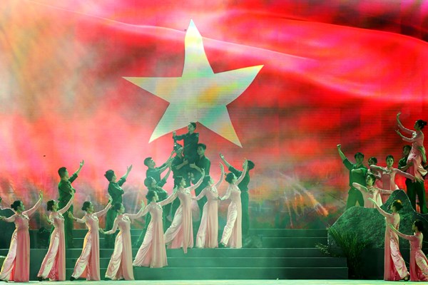 Bộ trưởng Nguyễn Văn Hùng: “Bản hùng ca bất diệt