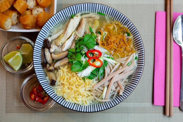 Góc phố cổ Hà Nội ở giữa Paris - Anh 5