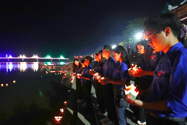 Chương trình nghệ thuật “Khát vọng hòa bình” tri ân các Anh hùng liệt sĩ - Anh 6