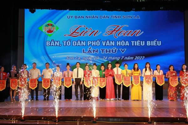 Khơi dậy nét đẹp trong đời sống văn hóa làng, bản, tổ dân phố ở Sơn La - Anh 1
