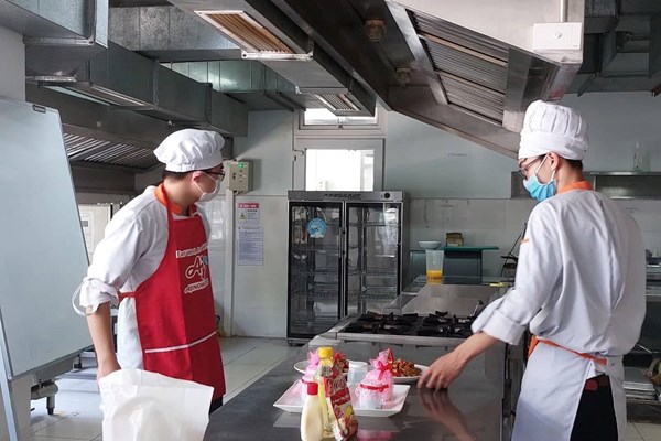 Khảo sát nguồn nhân lực du lịch và năng lực chuyển đổi số - Anh 1
