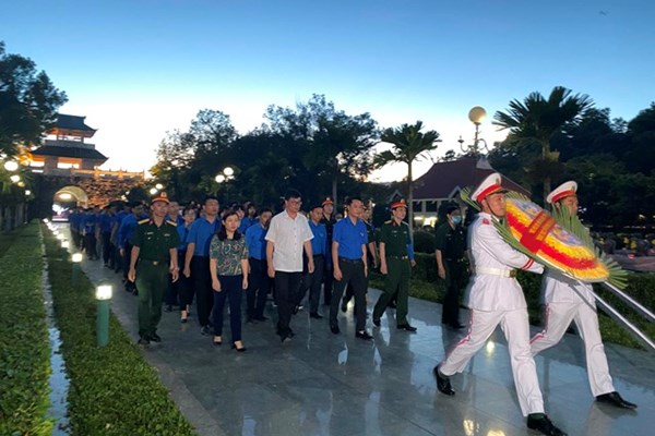 Tri ân các anh hùng, liệt sĩ tại Nghĩa trang liệt sĩ quốc gia A1 - Anh 1