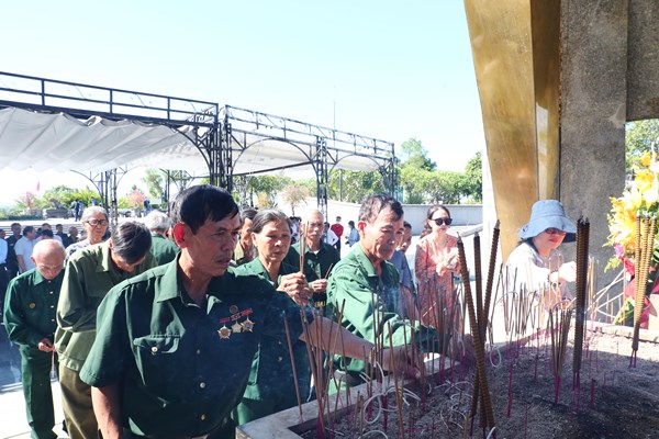 Tháng 7, tri ân các anh hùng liệt sĩ - Anh 4