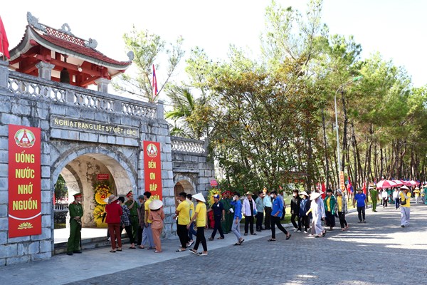 Tháng 7, tri ân các anh hùng liệt sĩ - Anh 1