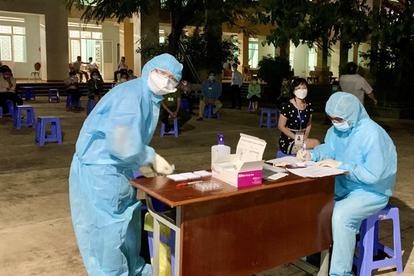 Y, bác sĩ ở nhiều tỉnh Tây Nguyên xin nghỉ việc: “Phác đồ điều trị” vẫn còn... nghiên cứu - Anh 1
