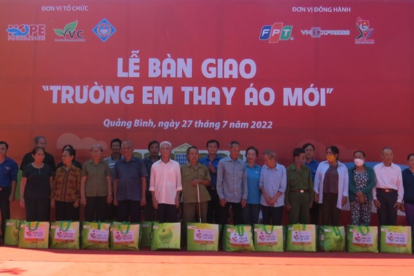 Quảng Bình: Nhiều trường học “khoác áo mới” sẵn sàng cho năm học mới - Anh 2