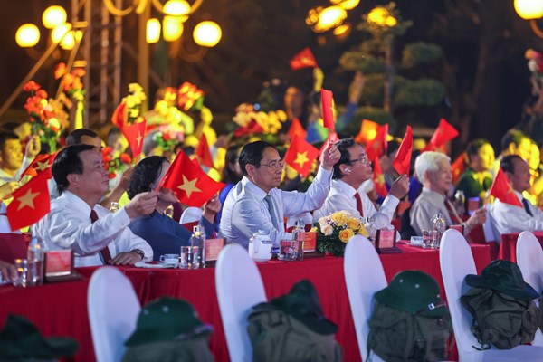 Hào hùng, xúc động với “Khúc tráng ca hòa bình” - Anh 2