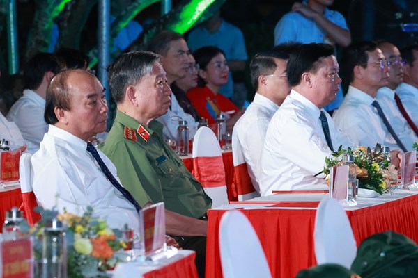 Hào hùng, xúc động với “Khúc tráng ca hòa bình” - Anh 1