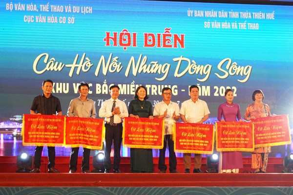 Khai mạc Hội diễn “Câu hò nối những dòng sông” khu vực Bắc miền Trung - Anh 2