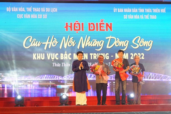 Khai mạc Hội diễn “Câu hò nối những dòng sông” khu vực Bắc miền Trung - Anh 3