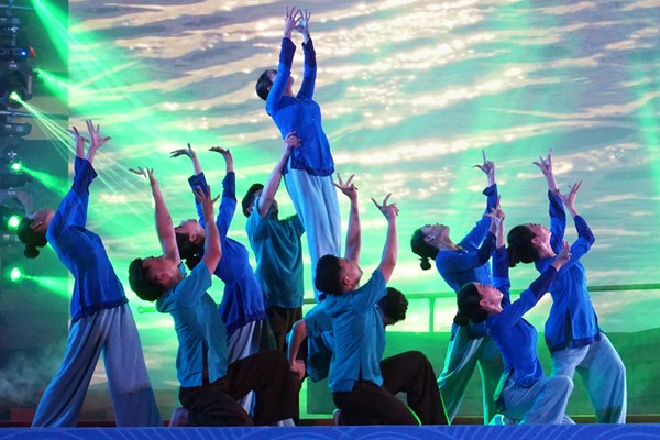 Khai mạc Hội diễn “Câu hò nối những dòng sông” khu vực Bắc miền Trung - Anh 6