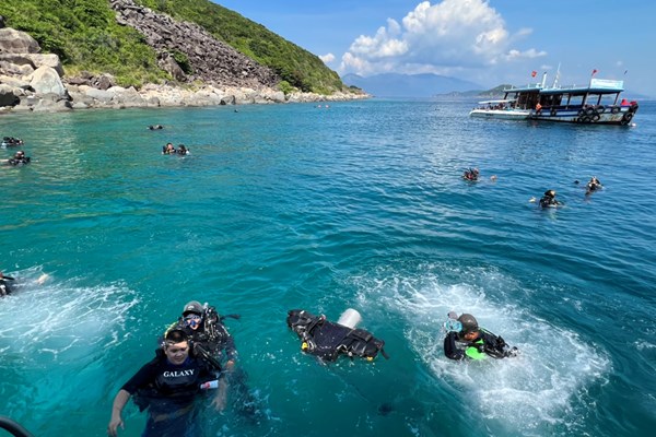 Để tour lặn ngắm san hô trở thành sản phẩm độc đáo (Bài 1): Hấp dẫn hút khách du lịch - Anh 1