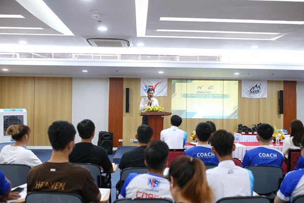 Trang bị kiến thức cho các HLV môn trượt patin - Anh 1