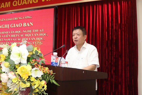 Đổi mới hoạt động, nâng cao chất lượng sáng tạo văn học nghệ thuật - Anh 4