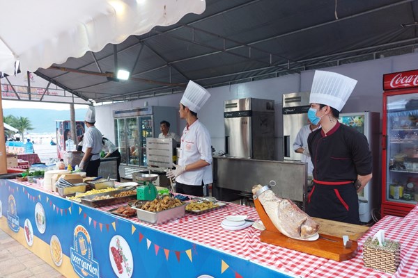 Đảm bảo an toàn vệ sinh thực phẩm mùa cao điểm du lịch - Anh 2