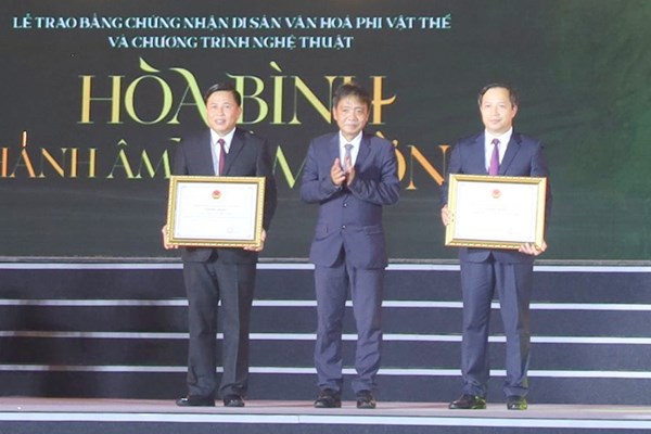 Rực rỡ sắc màu chương trình nghệ thuật