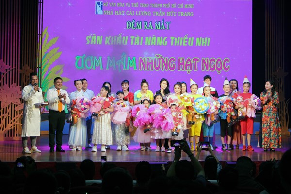 Sân khấu tài năng thiếu nhi: Hấp dẫn giới mộ điệu,cuốn hút khán giả nhí - Anh 1