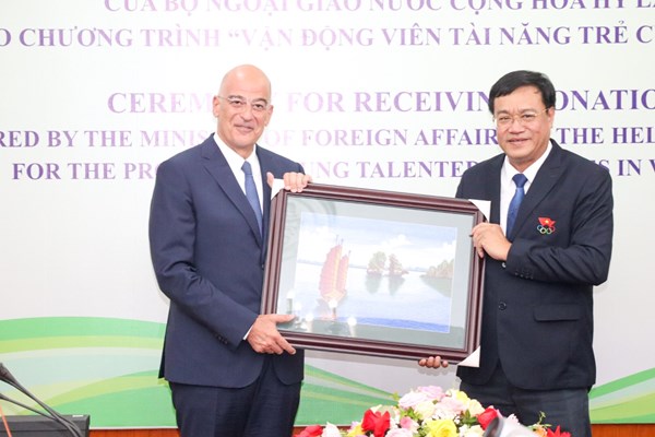 Hy Lạp tặng 50.000 Euro cho thể thao Việt Nam - Anh 4