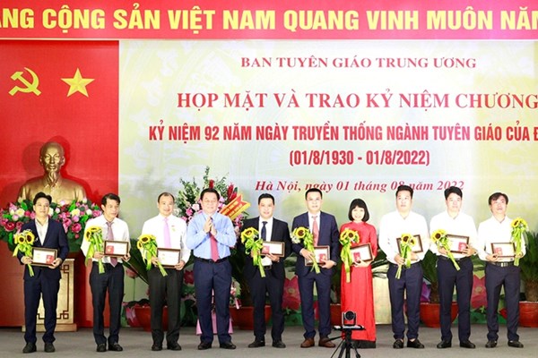 Công tác tuyên giáo góp phần bồi đắp niềm tin, làm cho ý Đảng quyện với lòng dân - Anh 2