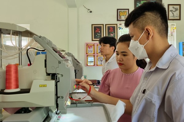“Người mẹ” đặc biệt của trẻ em khuyết tật - Anh 2
