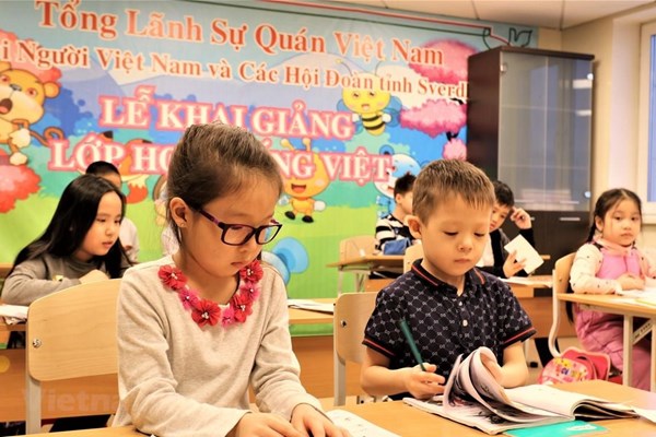 Ngày 8.9 là Ngày Tôn vinh tiếng Việt trong cộng đồng người Việt Nam ở nước ngoài - Anh 1