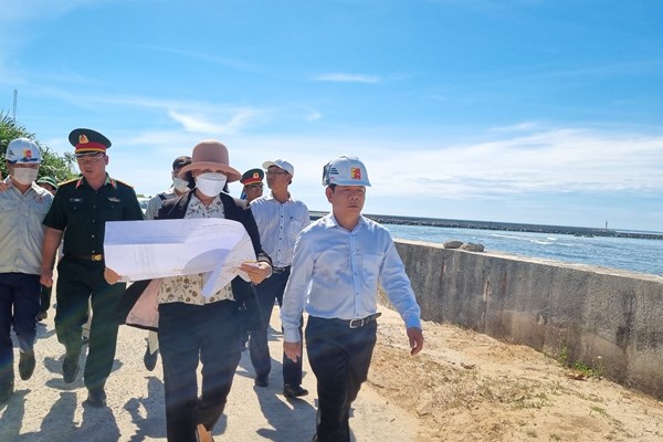 Huyện đảo Lý Sơn đẩy nhanh tiến độ các dự án quan trọng trở thành hạt nhân phát triển du lịch biển, đảo - Anh 1