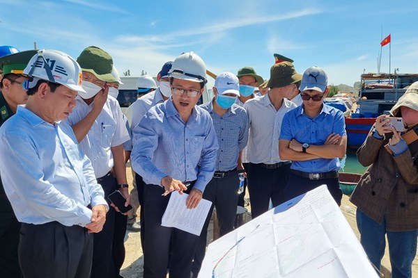 Huyện đảo Lý Sơn đẩy nhanh tiến độ các dự án quan trọng trở thành hạt nhân phát triển du lịch biển, đảo - Anh 4