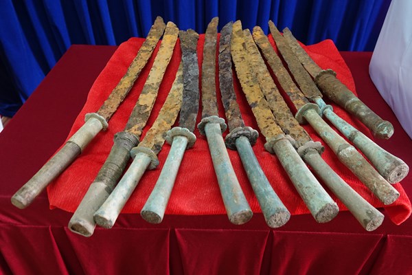Bình Định: Bảo tàng Quang Trung tiếp nhận 65 hiện vật thời Tây Sơn - Anh 1