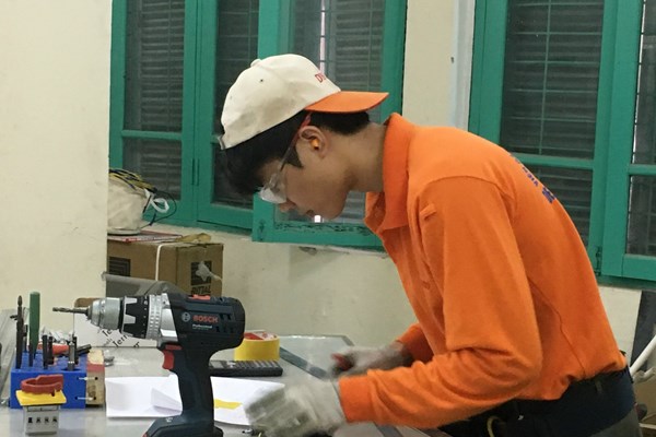 “Ma trận” dạy văn hóa trong trường nghề - Anh 1