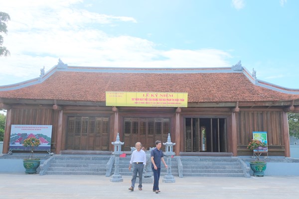 Bí ẩn về “ngôi mộ cổ” dưới sông Chu - Anh 1