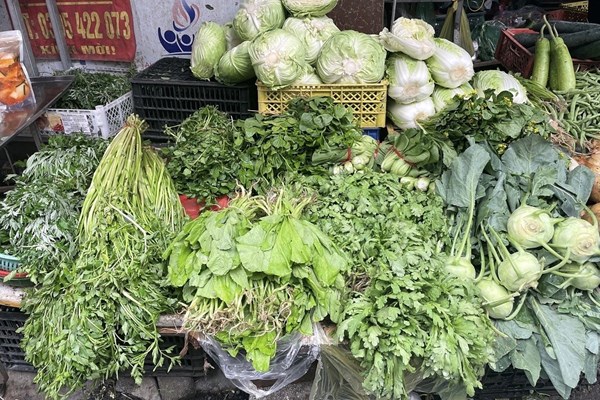 Xăng dầu giảm giá, hàng hoá sao mãi không giảm? - Anh 2