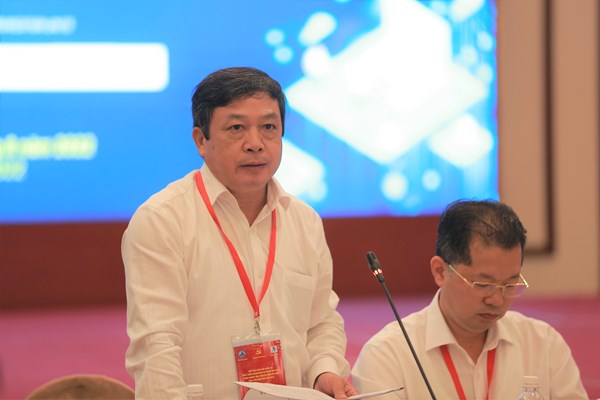 Hội thảo khoa học quốc gia phát triển ngành dịch vụ trong quá trình công nghiệp hóa, hiện đại hóa - Anh 1