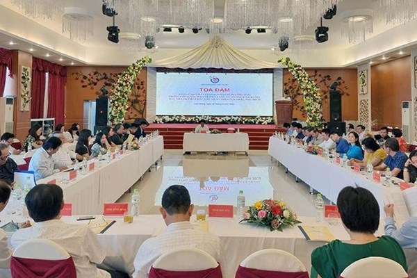 Báo chí tiên phong trong công tác bảo vệ nền tảng tư tưởng của Đảng - Anh 2