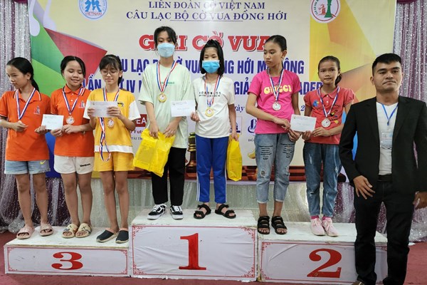 Gần 300 kỳ thủ tranh tài tại Giải Cờ vua Câu lạc bộ Đồng Hới mở rộng lần thứ 4 - Anh 3