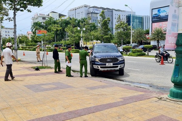 Khởi tố vụ nữ sinh lớp 12 bị quân nhân lái ô tô tông tử vong - Anh 1