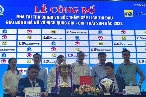 7 đội tham dự Giải bóng đá nữ vô địch quốc gia - Anh 1