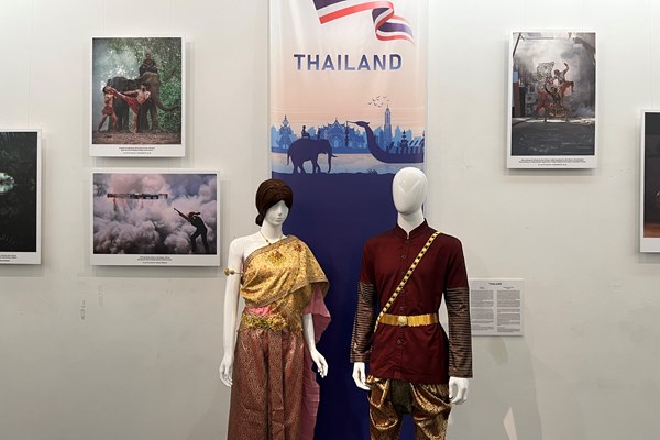 Triển lãm Sắc màu Văn hoá ASEAN - Anh 6