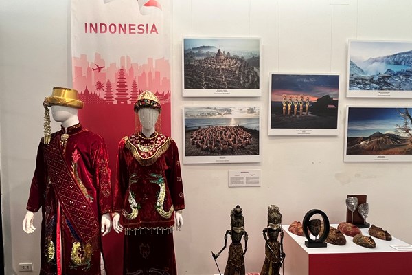 Triển lãm Sắc màu Văn hoá ASEAN - Anh 12