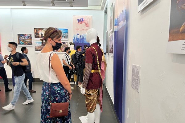 Triển lãm Sắc màu Văn hoá ASEAN - Anh 4