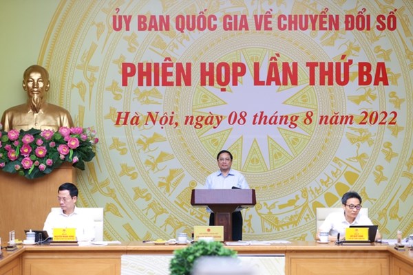 Thủ tướng: Chuyển đổi số là xu thế tất yếu, là yêu cầu bắt buộc - Anh 1