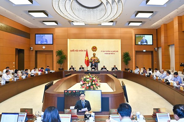 Chủ tịch Quốc hội: Phiên chất vấn sẽ tiếp tục làm rõ, tháo gỡ các vấn đề cử tri quan tâm - Anh 2