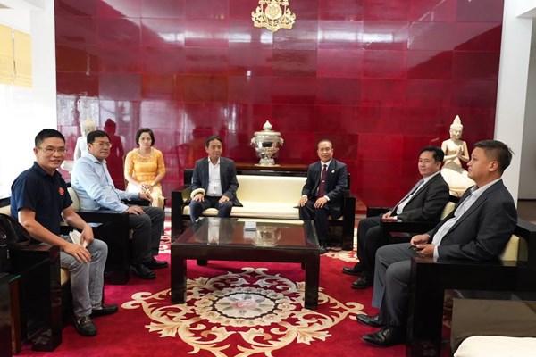 Thứ trưởng Bộ VHTTDL Hoàng Đạo Cương bắt đầu chuyến thăm và làm việc tại Campuchia - Anh 2