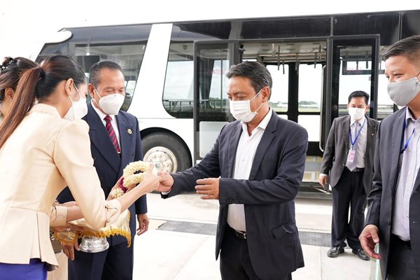 Thứ trưởng Bộ VHTTDL Hoàng Đạo Cương bắt đầu chuyến thăm và làm việc tại Campuchia - Anh 1